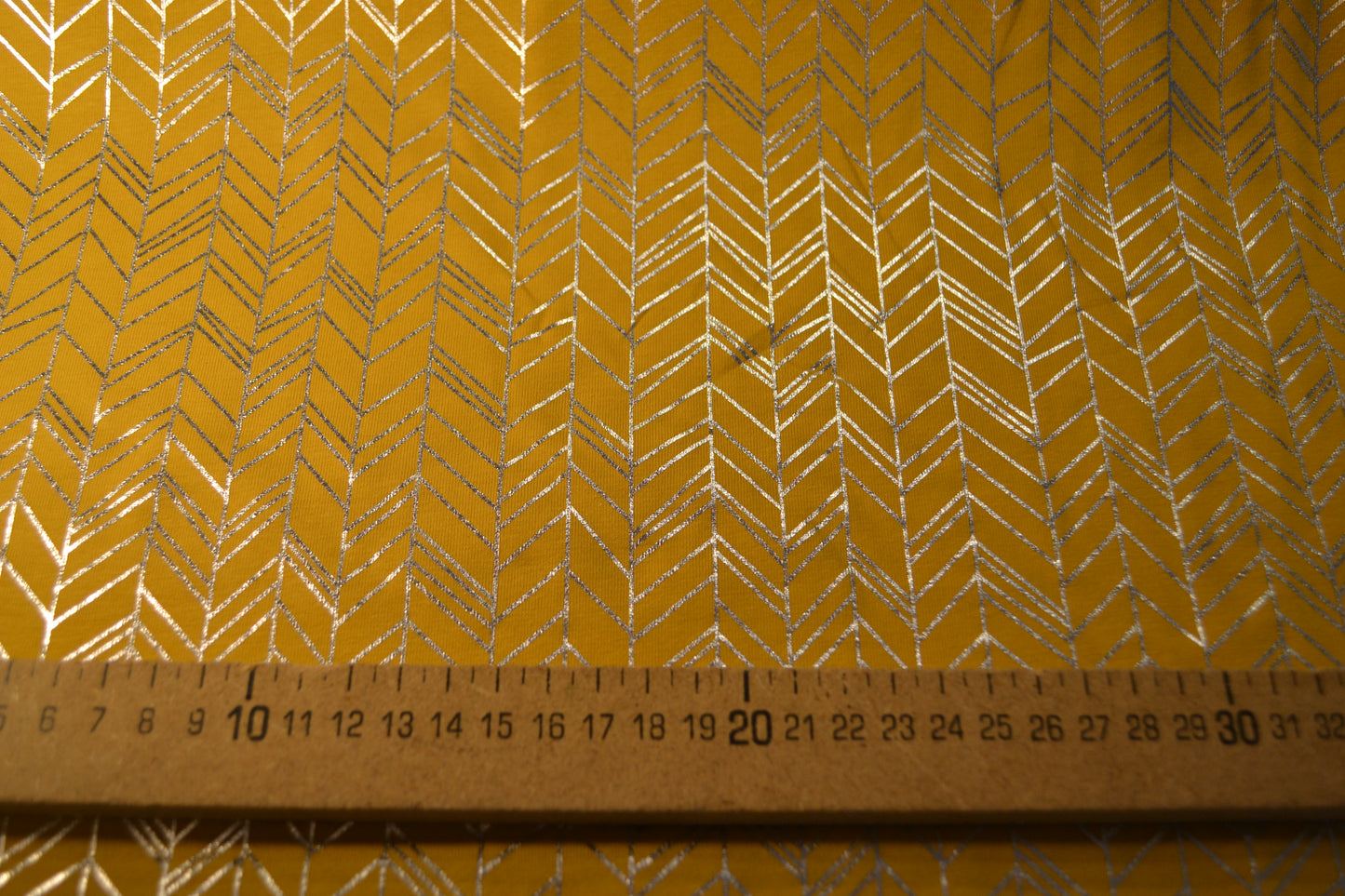 Baumwoll Jersey "Pfeilmuster" silber metallic ocker *Breite 140cm*