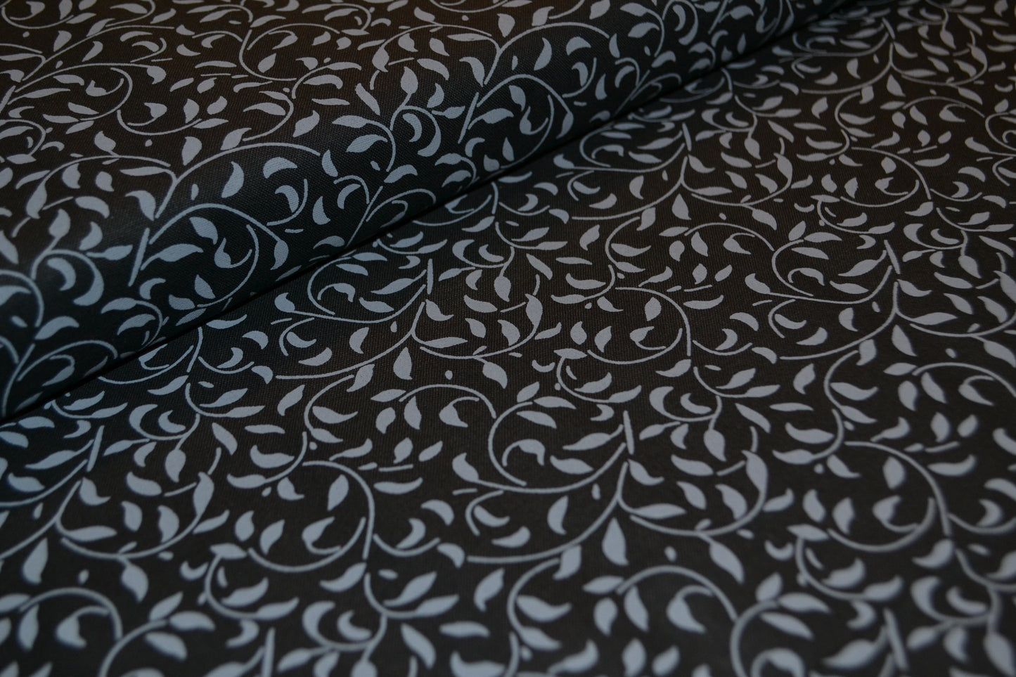 Baumwoll Cretonne "flower vine" grau schwarz *Breite 140 cm*
