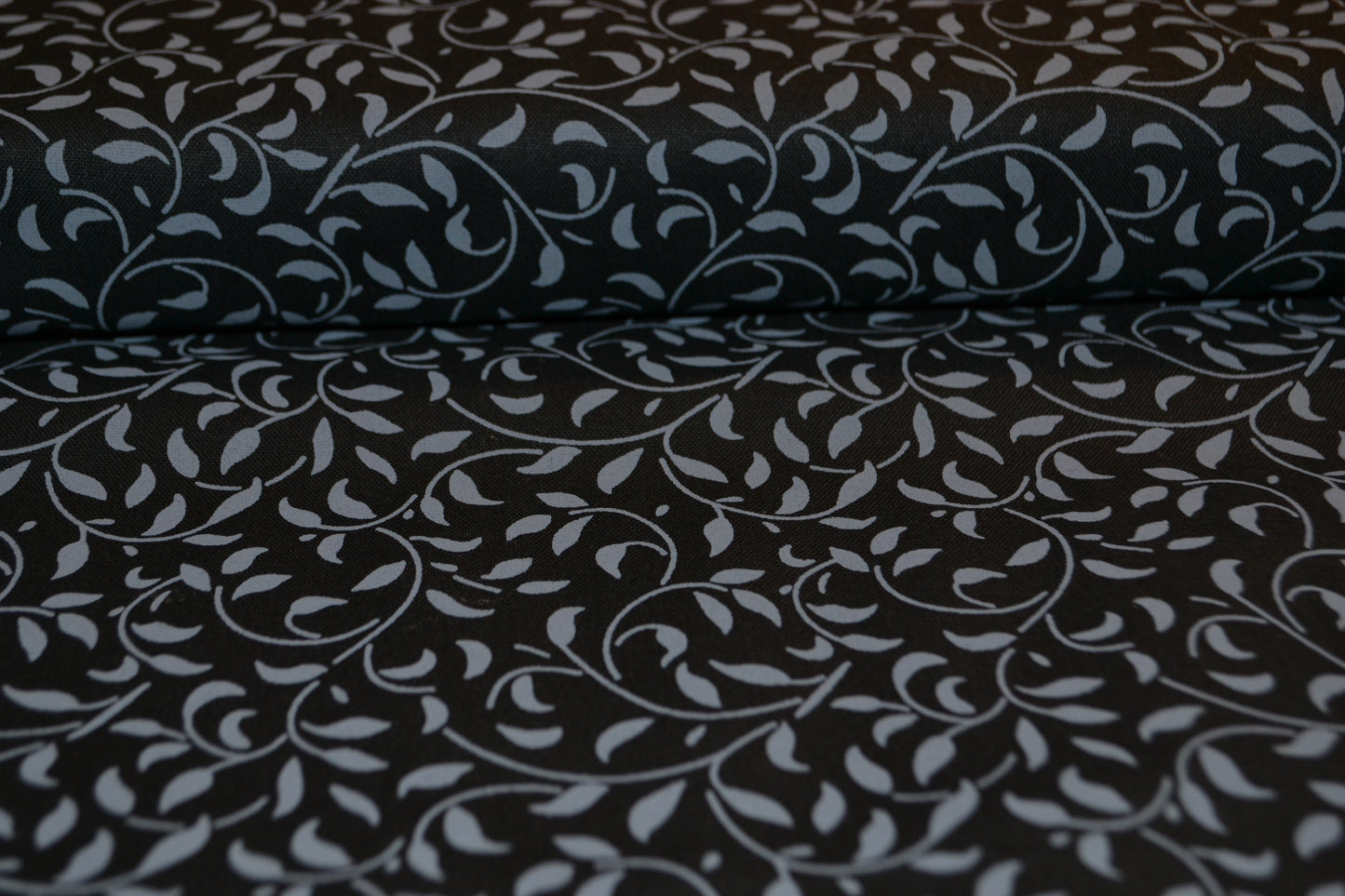 Baumwoll Cretonne "flower vine" grau schwarz *Breite 140 cm*