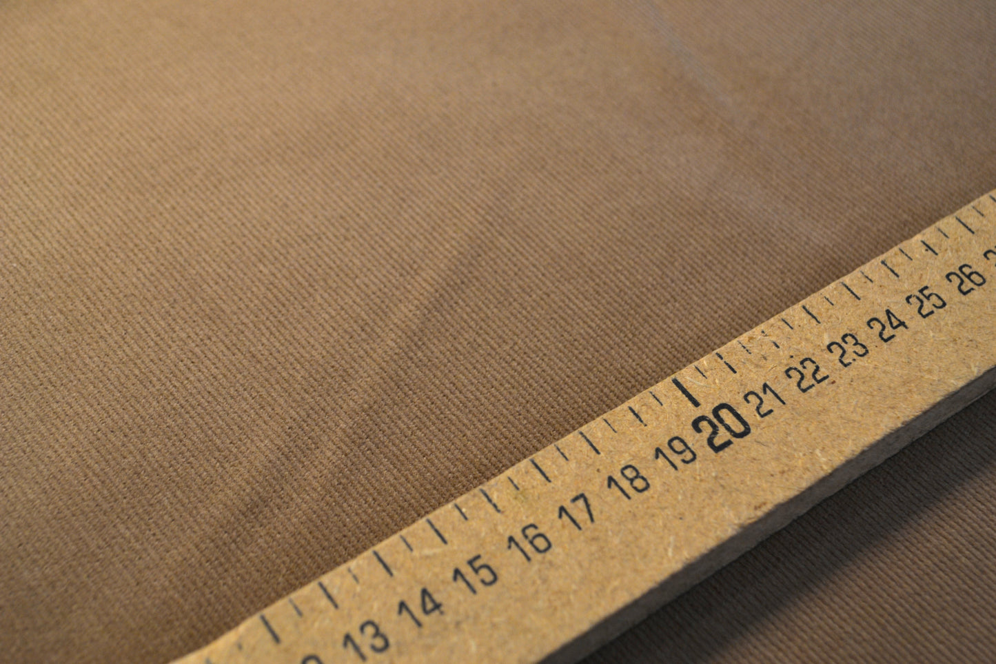 Feincord uni hellbraun *Breite 141 cm*