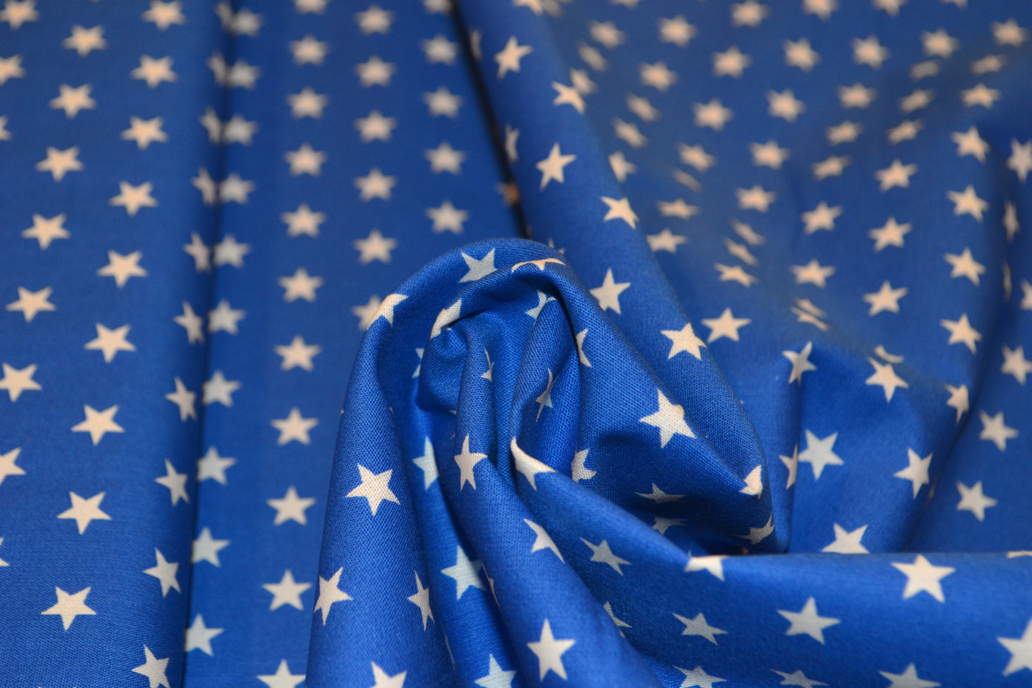 Baumwolle Sterne weiß mittelblau *Breite 145cm*
