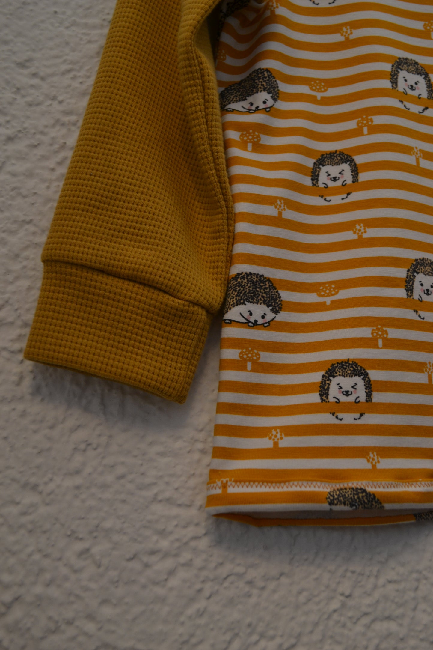 Sweat Pulllover Igel Streifen curry Gr. 98