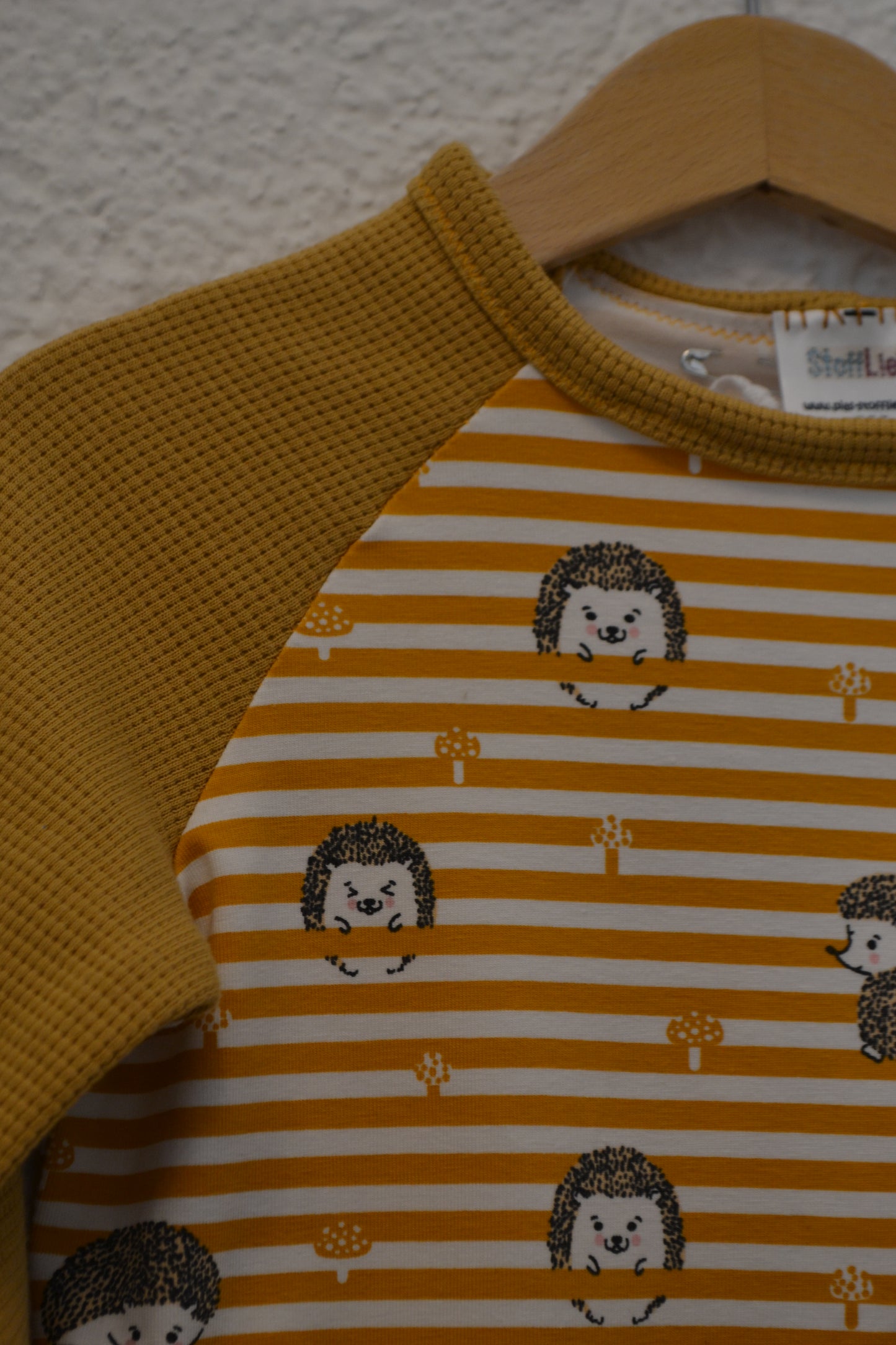 Sweat Pulllover Igel Streifen curry Gr. 98