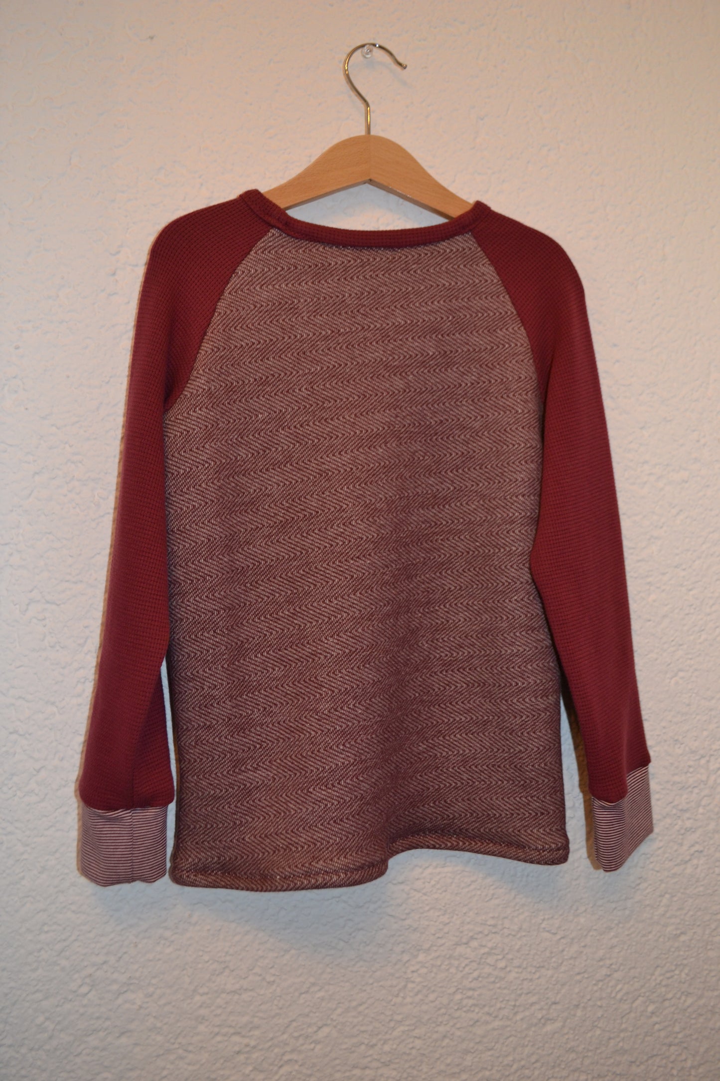Sweat Pullover Fischgrät Muster weinrot Gr. 128