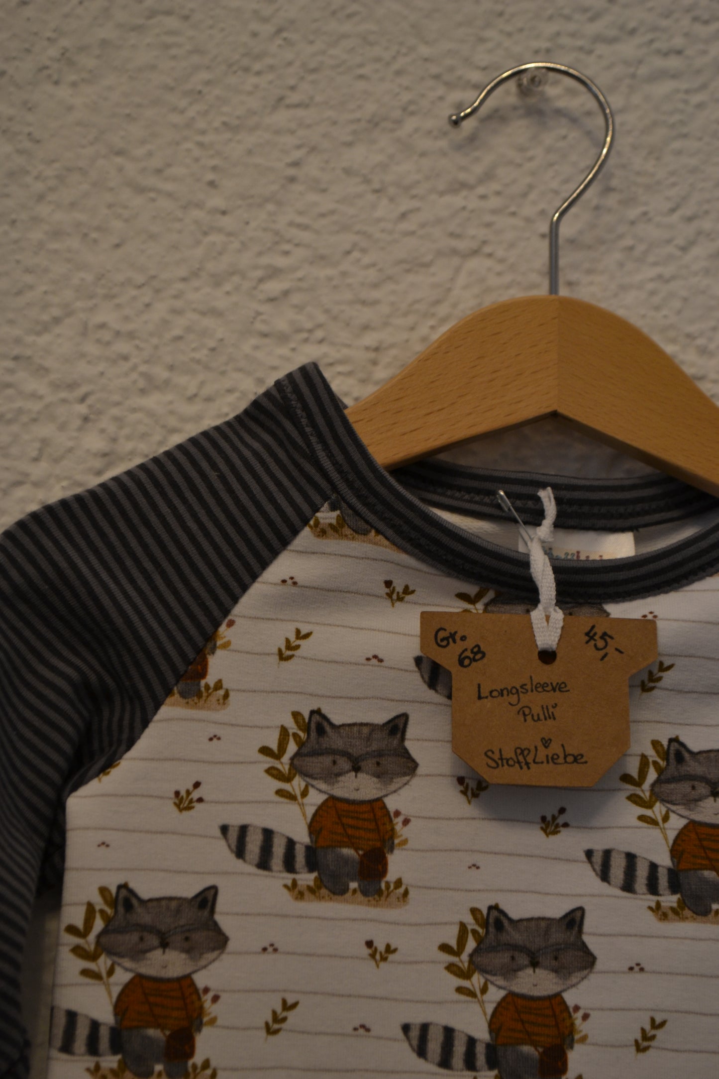 Langarmshirt Waschbär weiß grau gestreift Gr. 68
