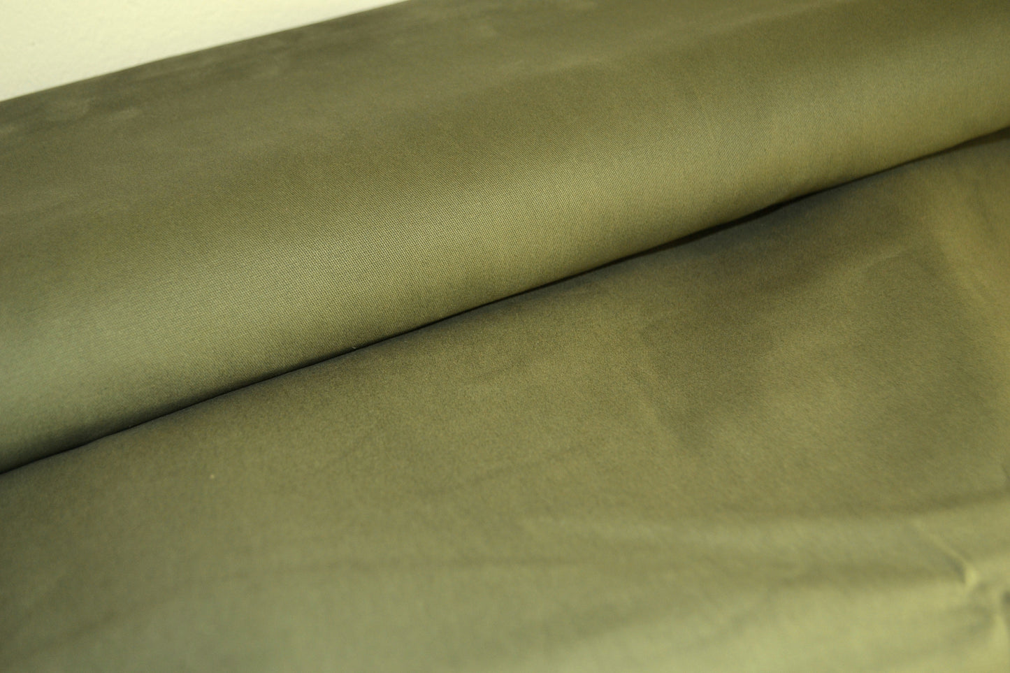 Baumwoll Twill uni oliv *Breite 142 cm*