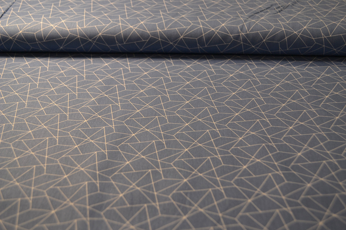 Baumwolle Grafisches Muster "Eckige Formen" blau * Breite 152 cm *