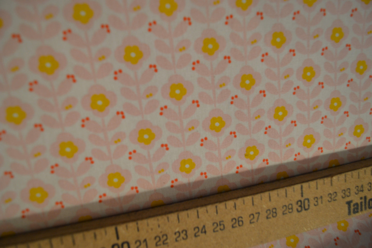 Beschichtete Baumwolle "Runde Blumen" curry rosé *Breite 150cm*