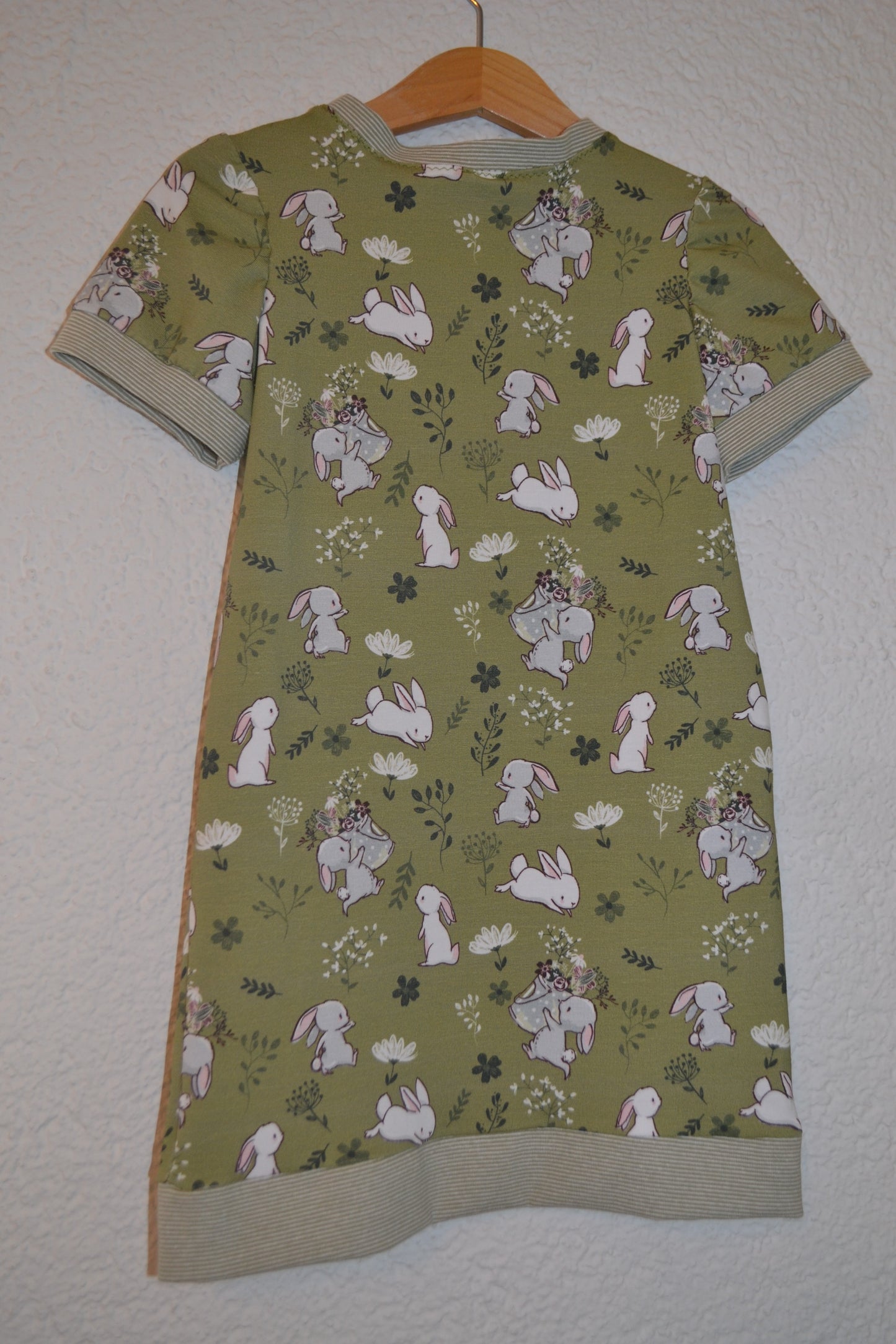 Jersey Kleid "Hasen" oliv Gr.98
