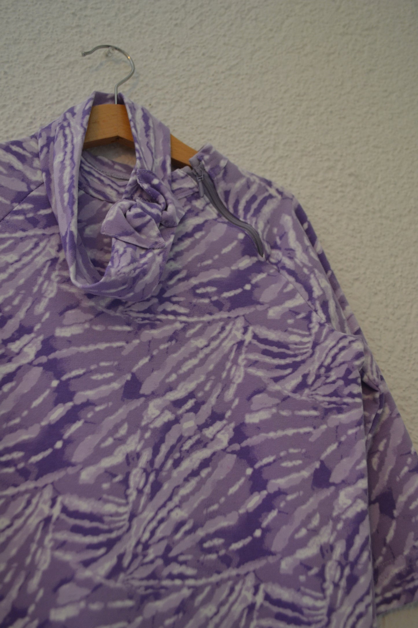 Sweat Kleid Batikmuster lila Gr. 128