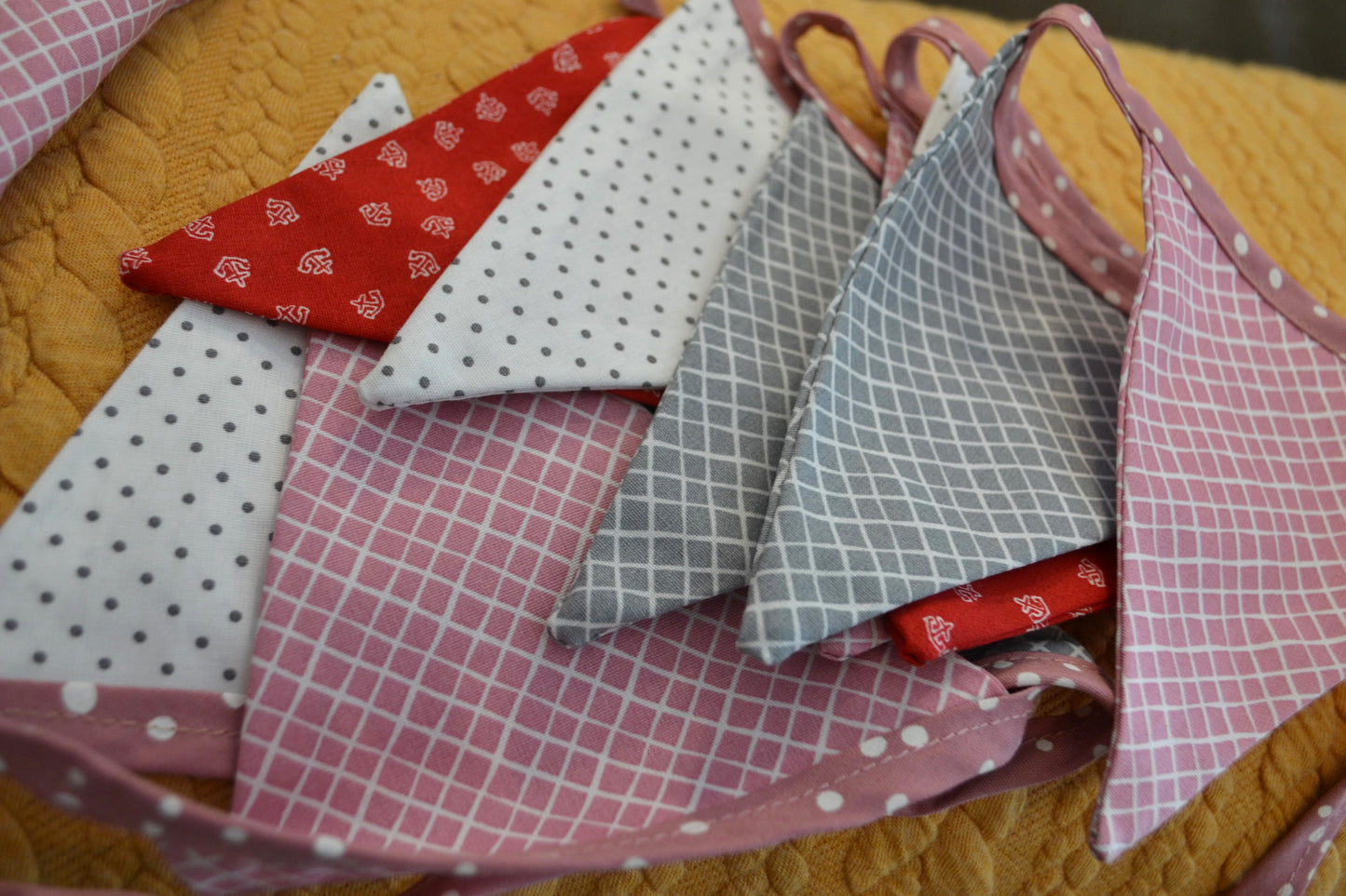 Wimpelkette "Grau Rosa Rot"