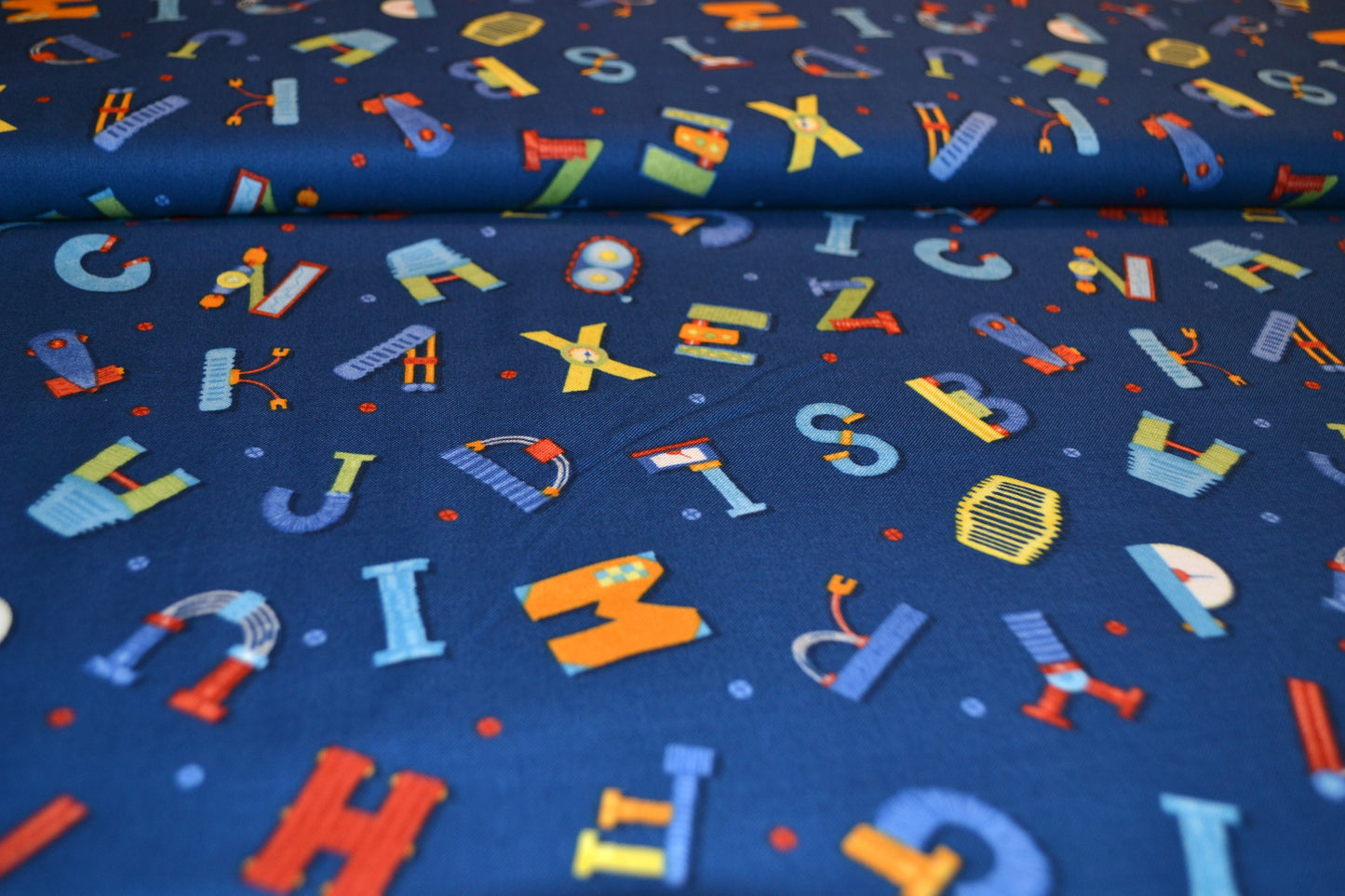 Patchwork Baumwolle "Buchstaben" bunt blau *Breite 110 cm*