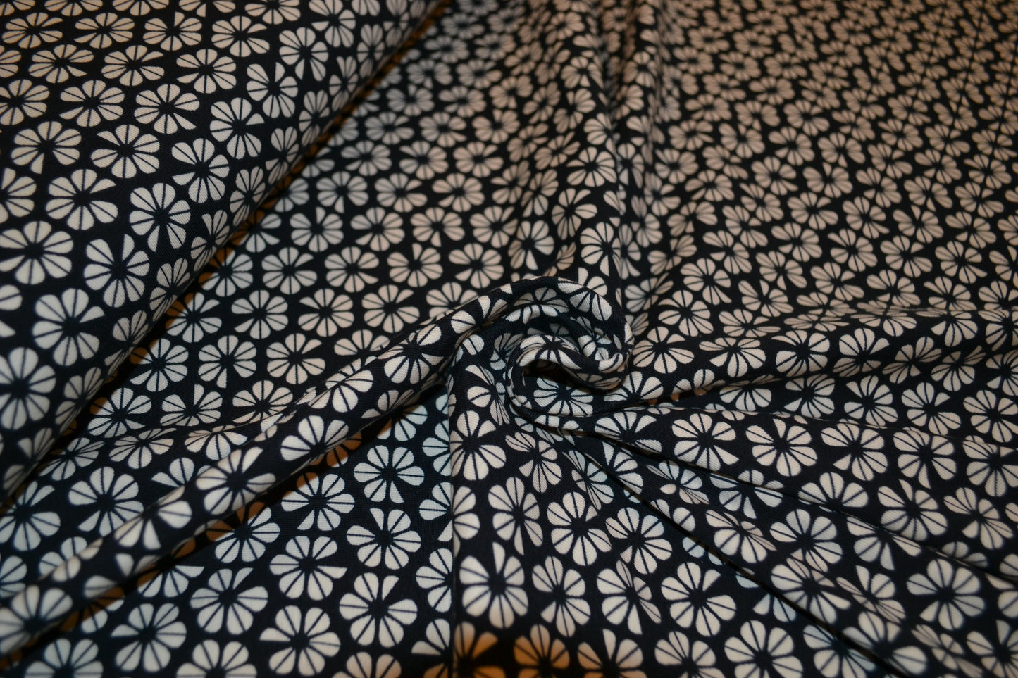 Baumwoll Jersey Blumenmuster schwarz weiß *Breite 150cm*