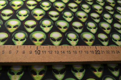 Patchwork Baumwolle "Alien" grün schwarz *Breite 110 cm*