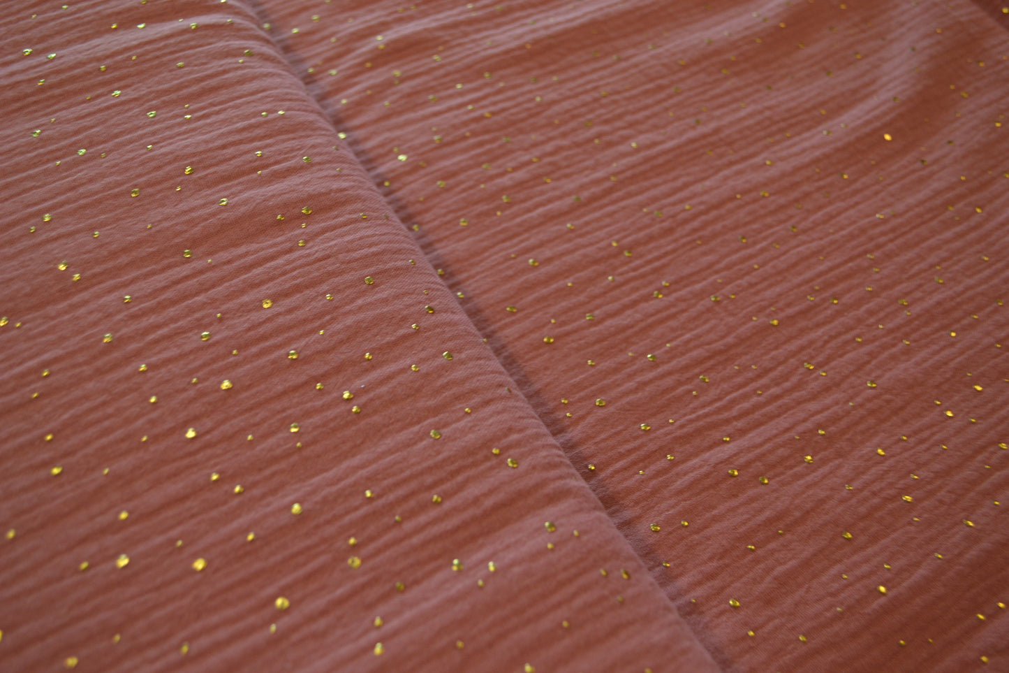 Musselin rosé Goldpunkte *Breite 145cm*