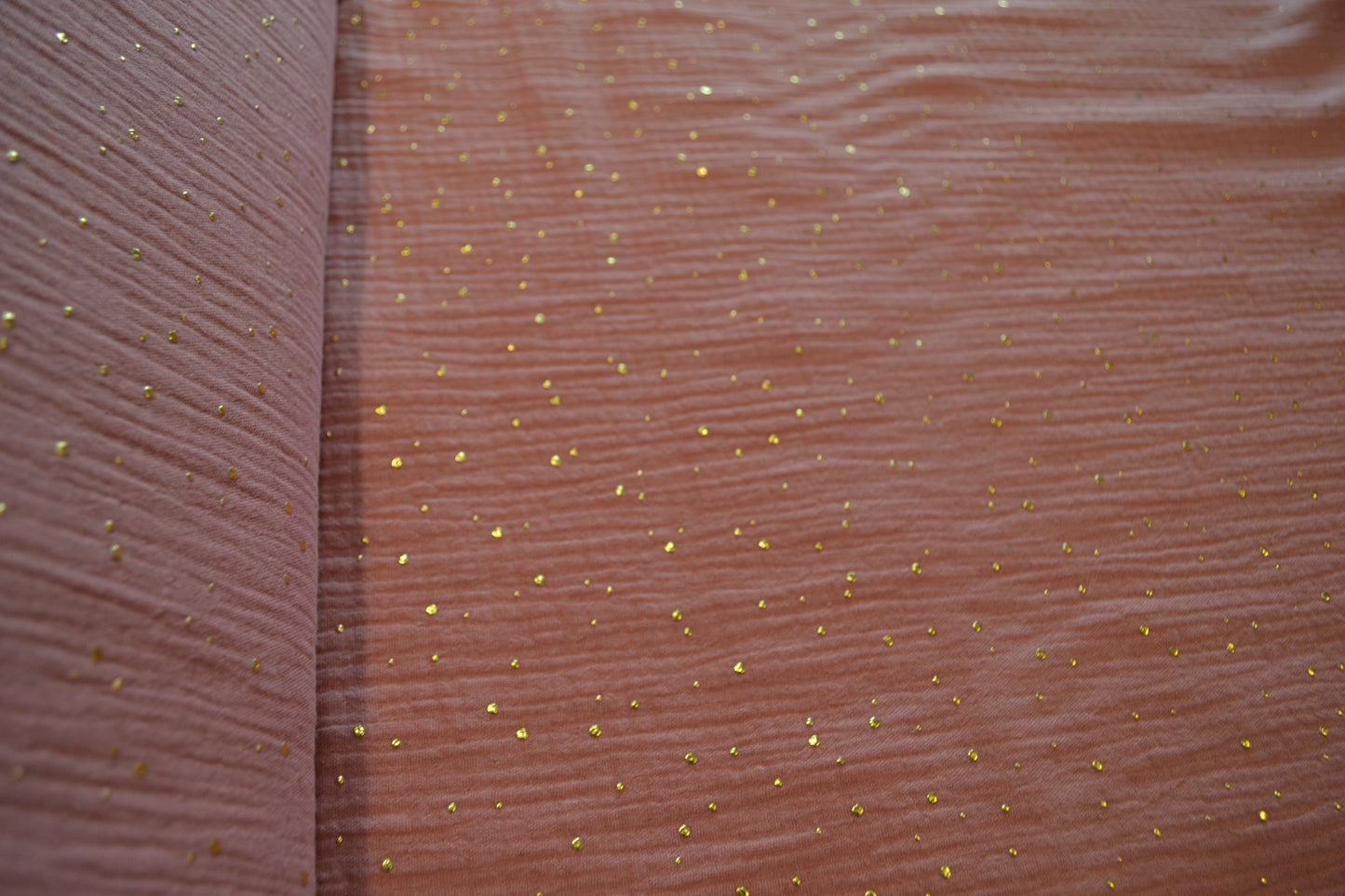 Musselin rosé Goldpunkte *Breite 145cm*