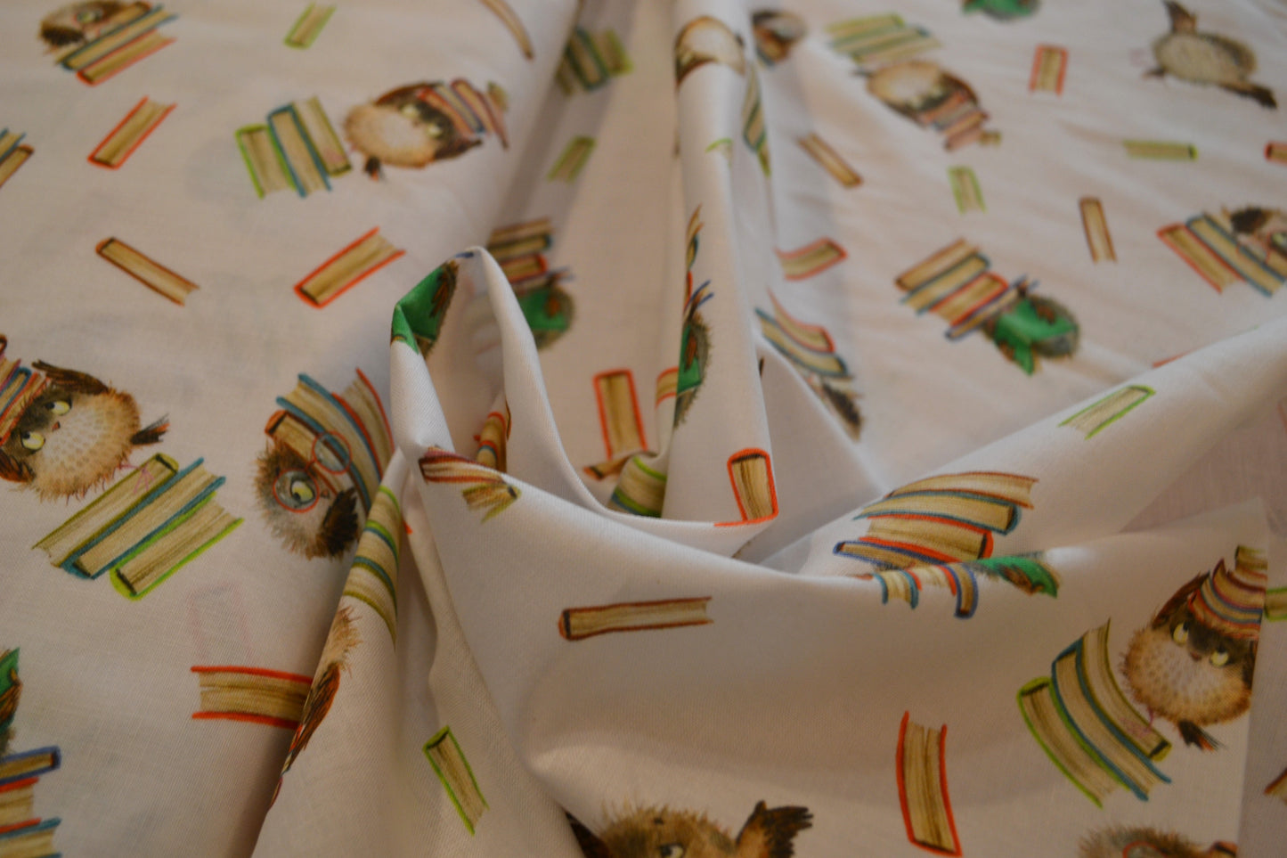 Baumwolle "Eule / Bücher" weiß *Breite 148 cm*