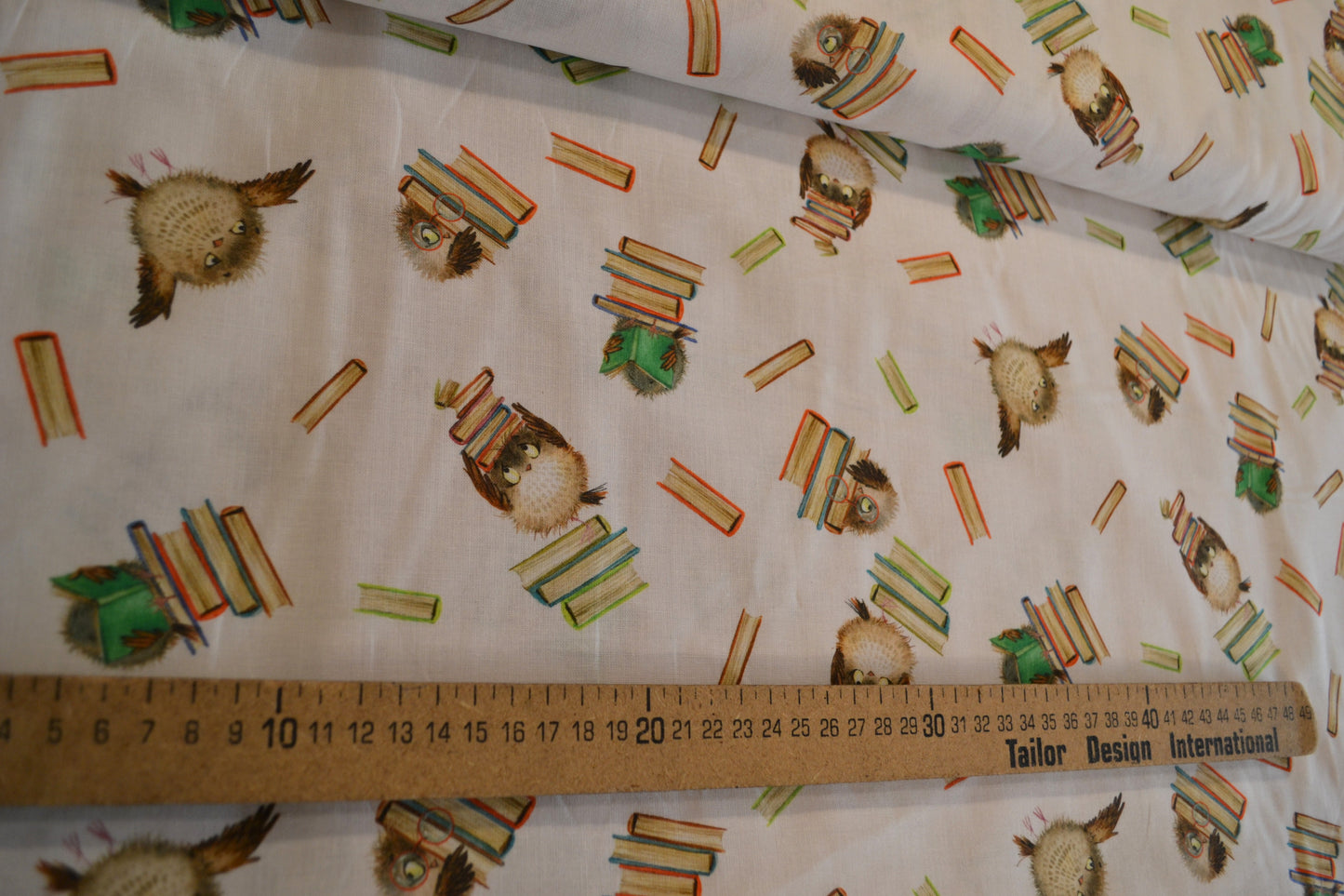 Baumwolle "Eule / Bücher" weiß *Breite 148 cm*