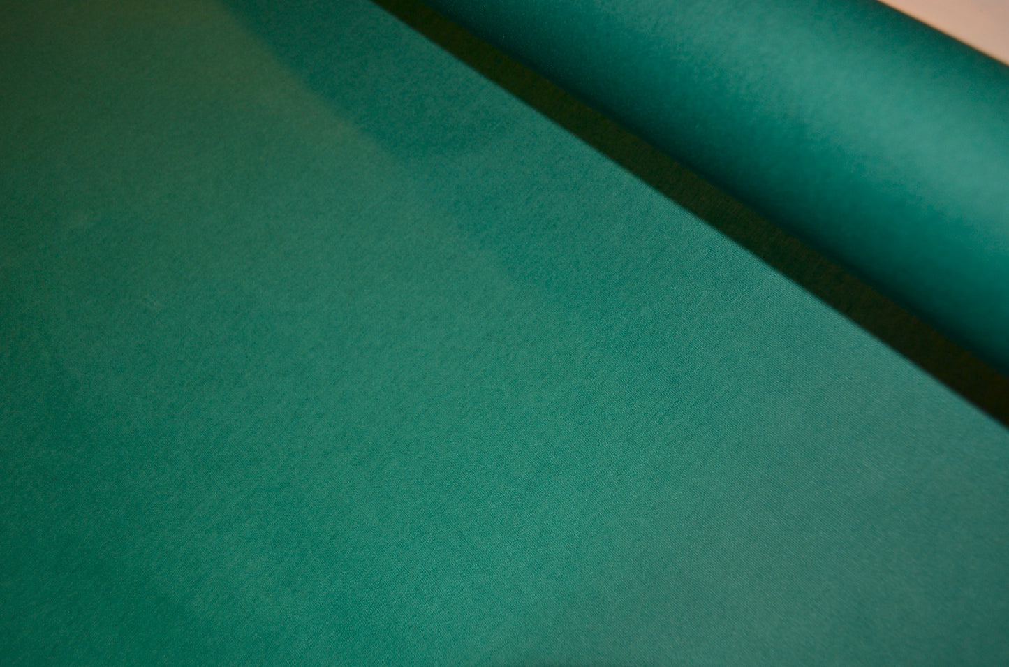 Oilskin uni smaragd grün *Breite 148cm*