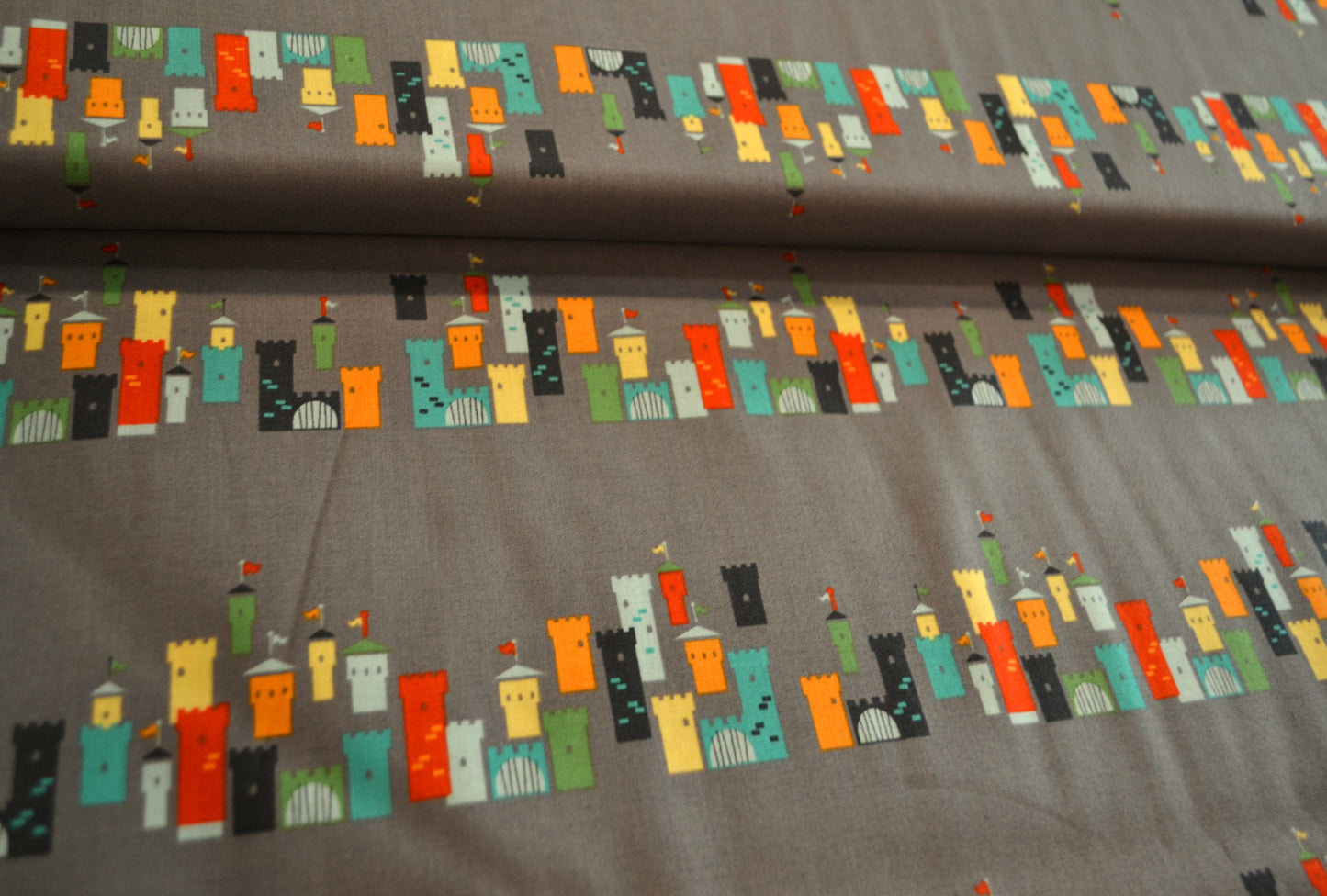 Patchwork Baumwolle "Burg" bunt grau *Breite 110 cm*