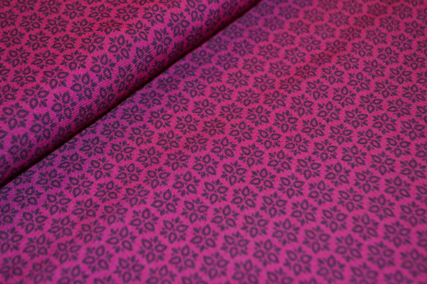 Viskose "Florales Muster" berry *Breite 146cm*